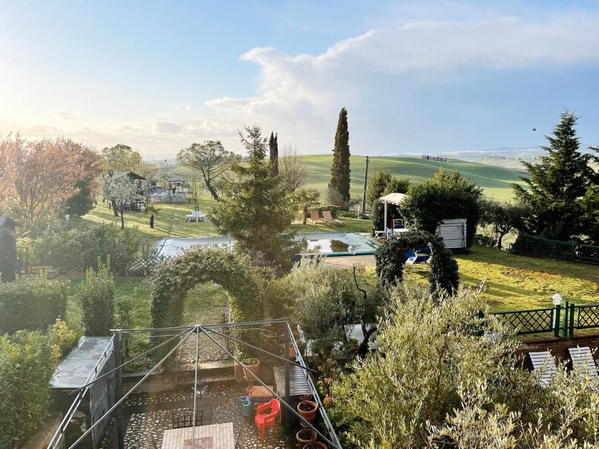 Appartamento Con Piscina E Giardino A Сієна Екстер'єр фото