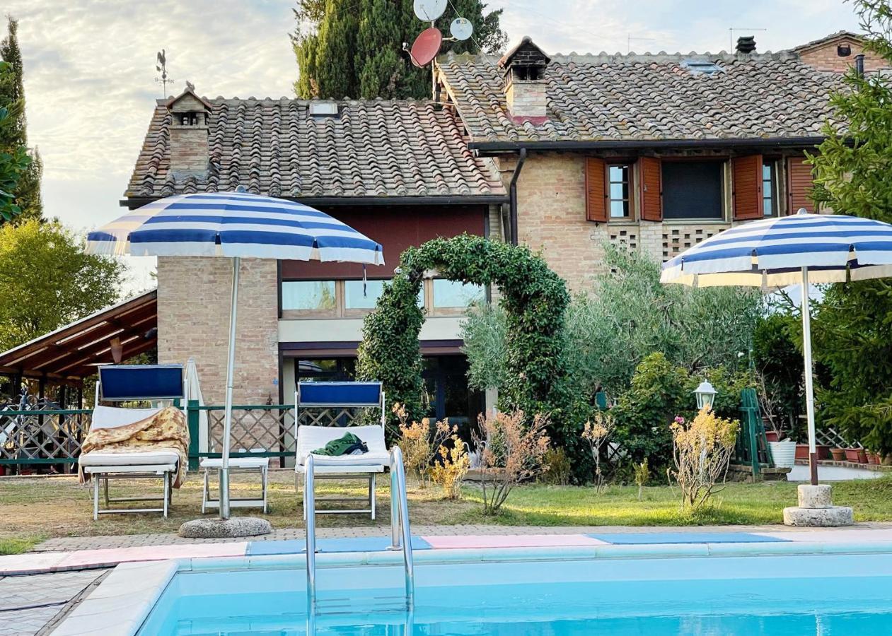 Appartamento Con Piscina E Giardino A Сієна Екстер'єр фото